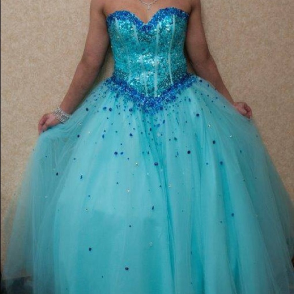 Blue Prom/Sweet 16/Quinceañera Dress